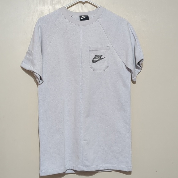 Nike Other - Nike loose fit grey short sleeve shirt with sleeve pocket Youth unisex Sz Large